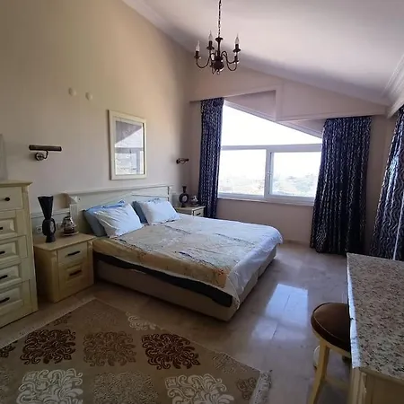 Cheerful 3 Bedroom With Amazing Sea View Villa *