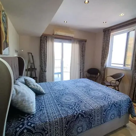 Βίλα Cheerful 3 Bedroom With Amazing Sea View